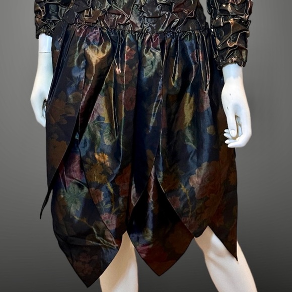 Stunning Vintage Yvonne Jacovou metallic dress!